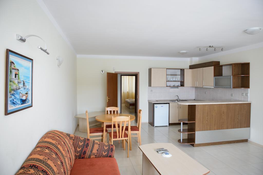 Gardenia Vacation Settlement Aparthotel Sozopol Room photo